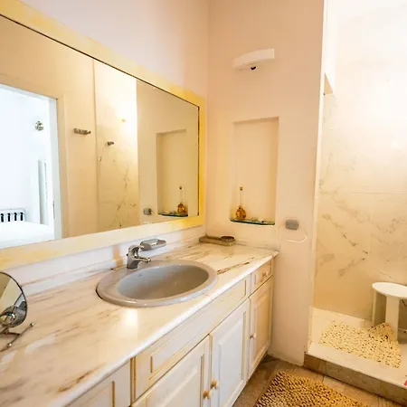 2br In With Pretty Harbour Views * Senglea