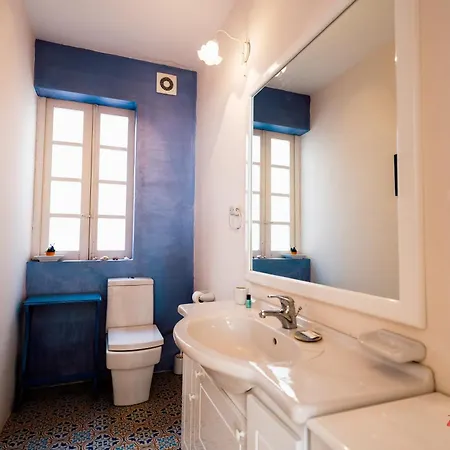 Stunning With Gorgeous Harbour Views شقة