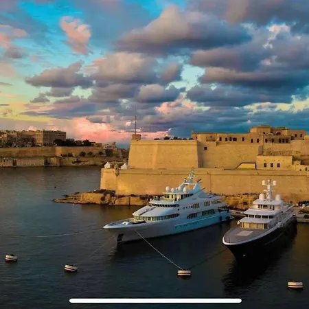 شقة Stunning With Gorgeous Harbour Views