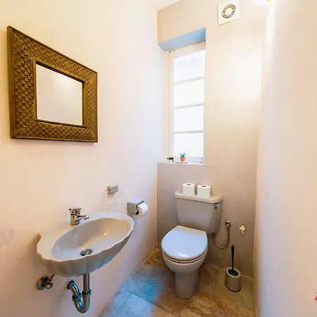 Stunning With Gorgeous Harbour Views شقة *