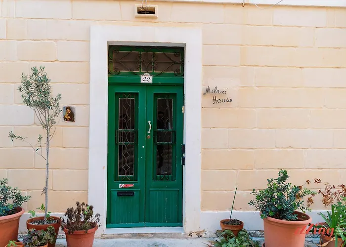 Stunning With Gorgeous Harbour Views *